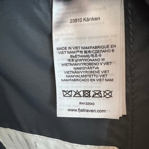 Fjallraven - Kanken Classic Everyday Backpack - Picture 4 of 8